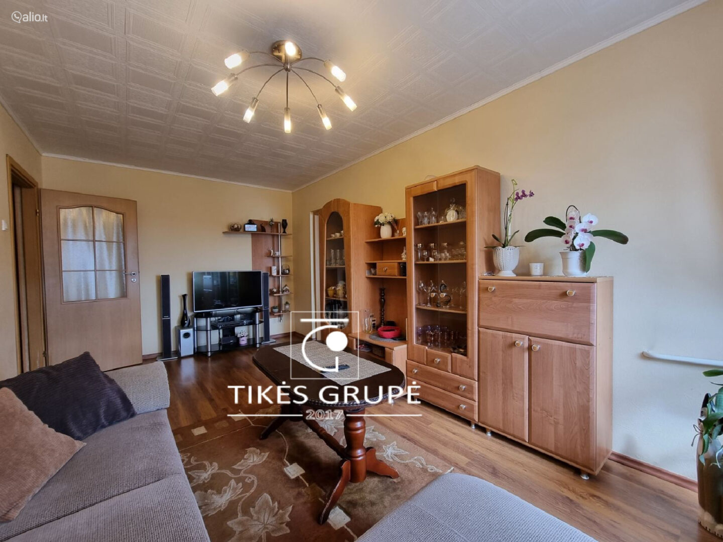 Klaipėdos r. sav. Gargžduose., parduodamas erdvus ir jaukus 3 kambarių butas miesto centre. Buto plotas — 61.29 kv. m., 5 aukštas iš 5.