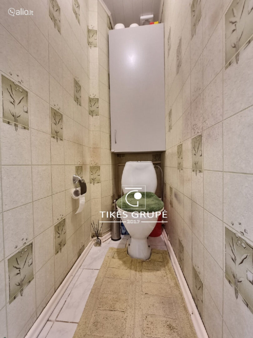 Klaipėdos r. sav. Gargžduose., parduodamas erdvus ir jaukus 3 kambarių butas miesto centre. Buto plotas — 61.29 kv. m., 5 aukštas iš 5.