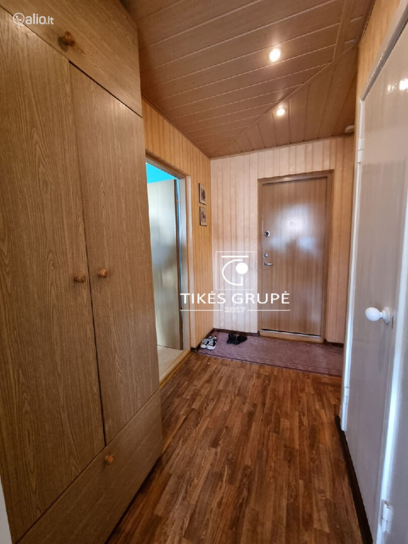 Klaipėdos r. sav. Gargžduose., parduodamas erdvus ir jaukus 3 kambarių butas miesto centre. Buto plotas — 61.29 kv. m., 5 aukštas iš 5.