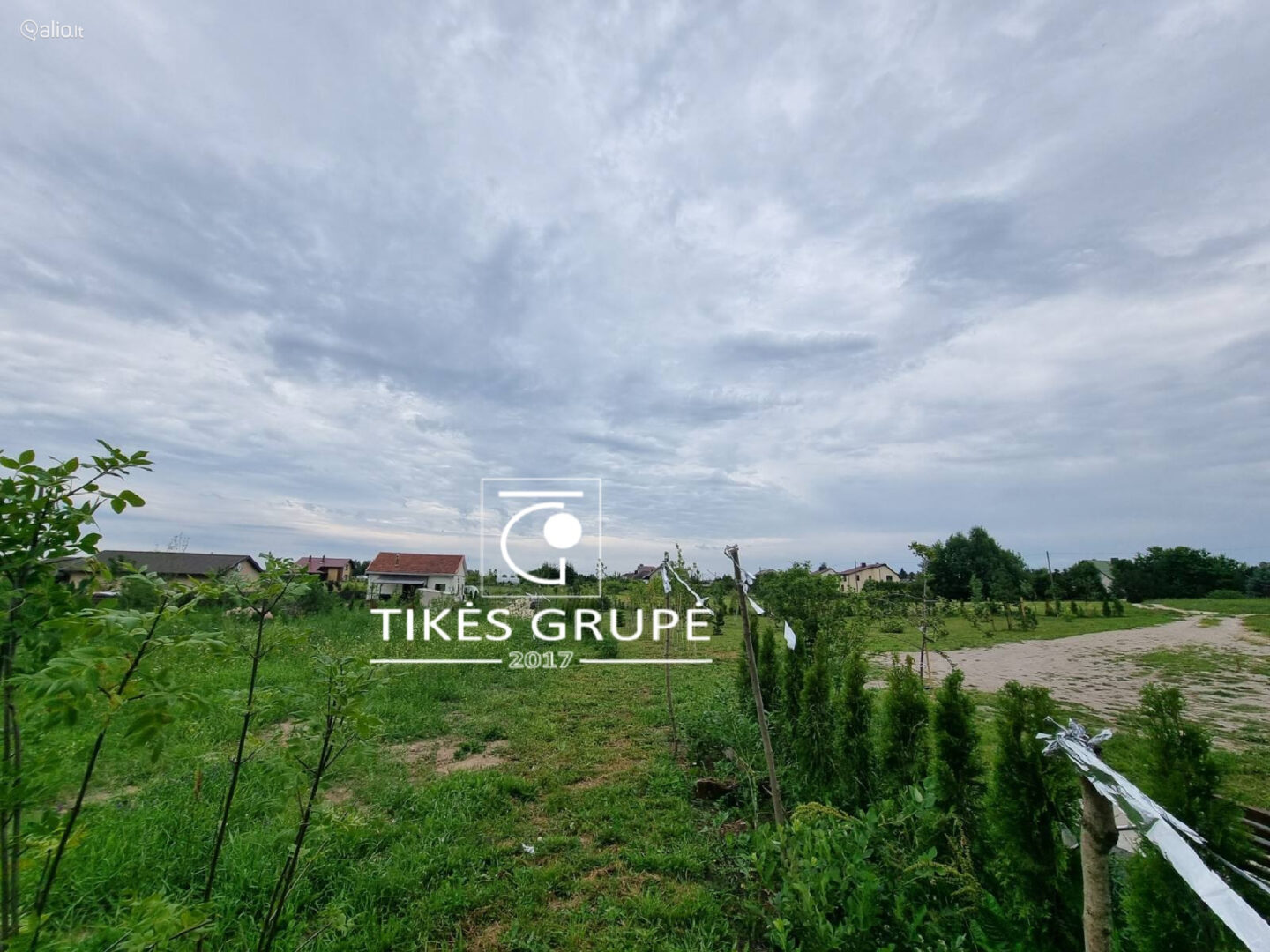 Kretingalėje parduodami du namų valdos sklypai 25 arų ir 12 arų. Yra projektas ir statybos leidimas gyvenamam namui 135 kv.m.