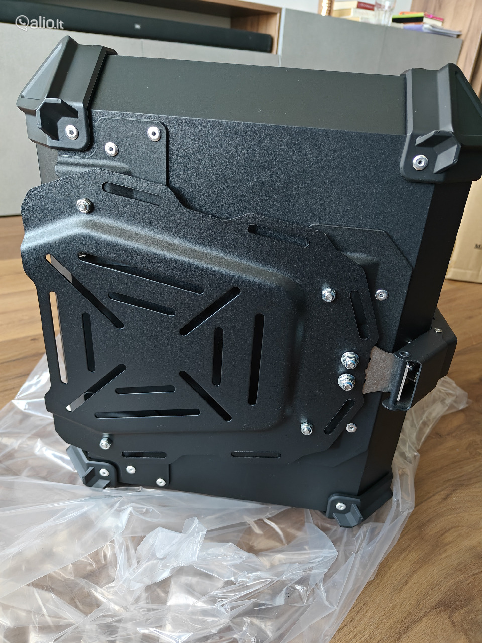 Centrinė moto dėže 45l + padas