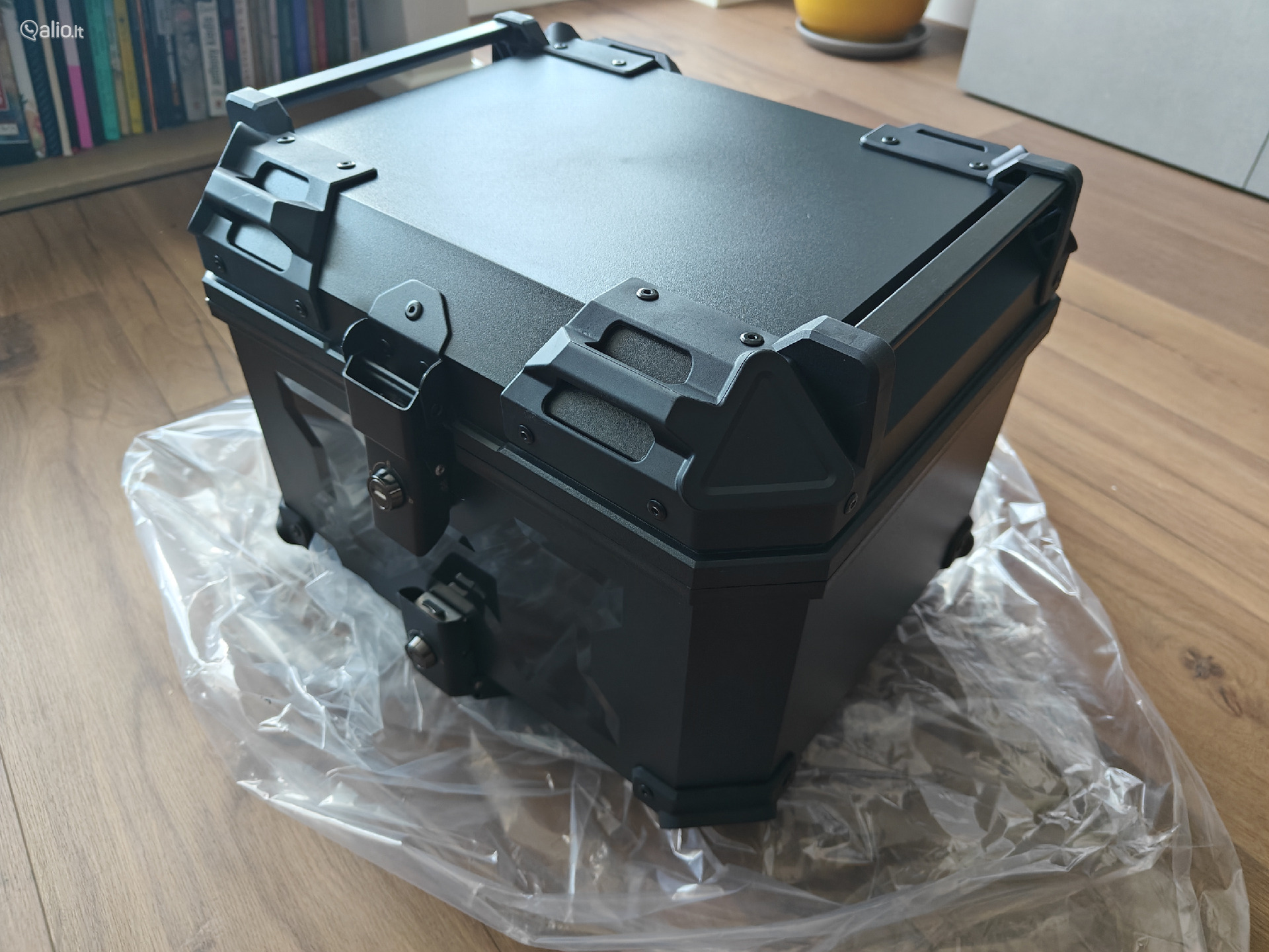 Centrinė moto dėže 45l + padas