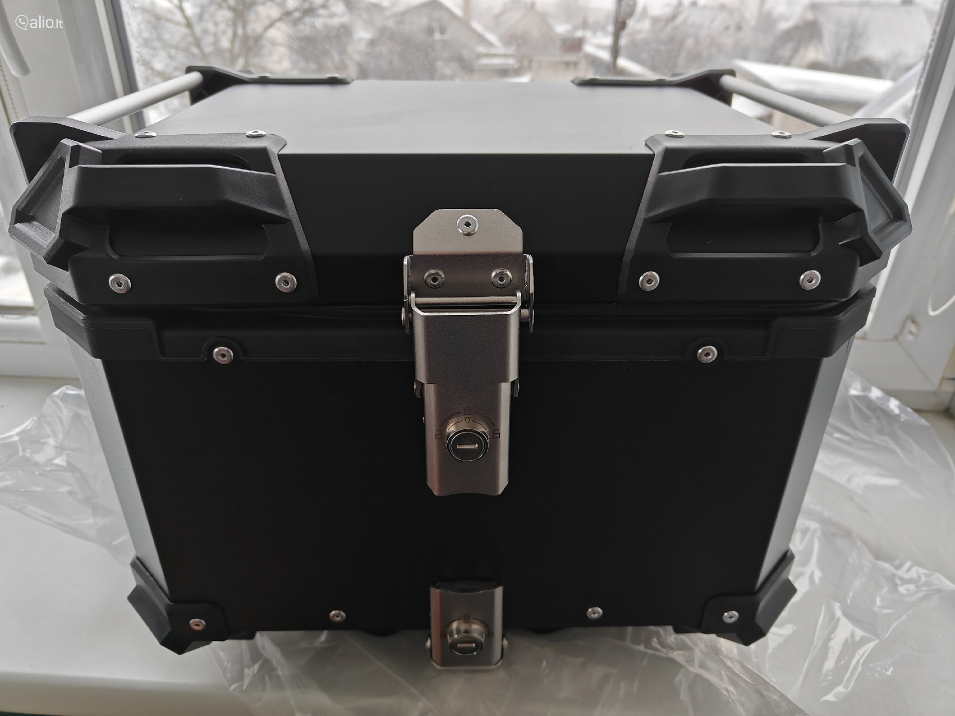 Moto dėžė 45l aliuminė + padas