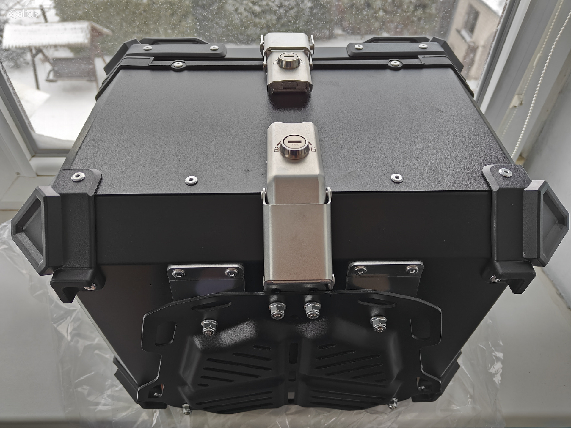 Moto dėžė 45l aliuminė + padas