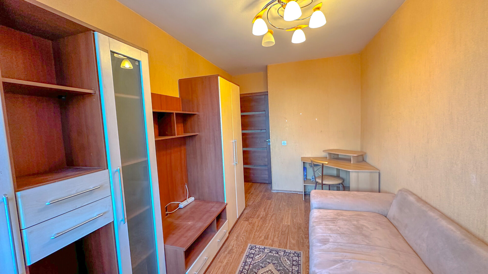 RENOVUOTAME NAME 3 KAMBARIŲ BUTAS SU 2 BALKONAIS