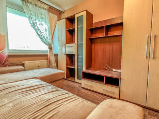 B9828543-3DDC-4207-B8C3-C098E41ACBB2