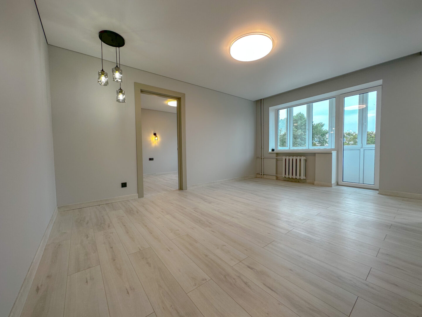 Klaipėda prie senosios perkelos 2 kambarių suremontuotas butas su balkonu