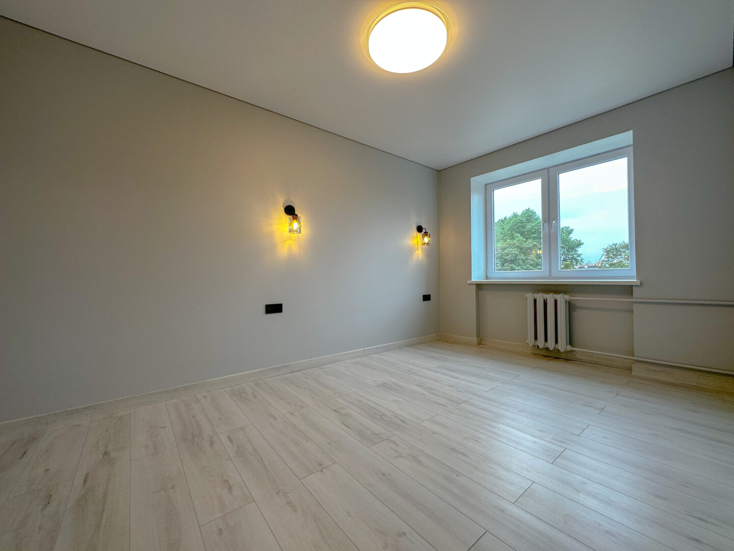 Klaipėda prie senosios perkelos 2 kambarių suremontuotas butas su balkonu