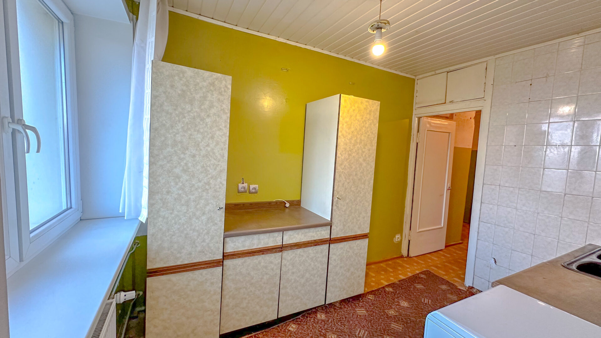 RENOVUOTAME NAME 3 KAMBARIŲ BUTAS SU 2 BALKONAIS