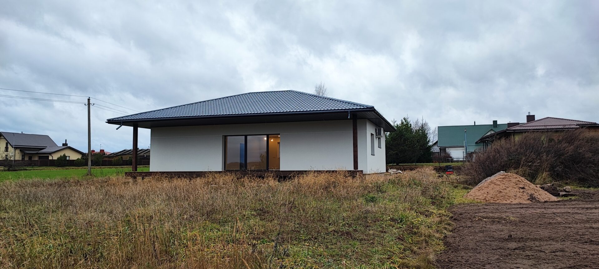 Parduodamas naujos statybos namas