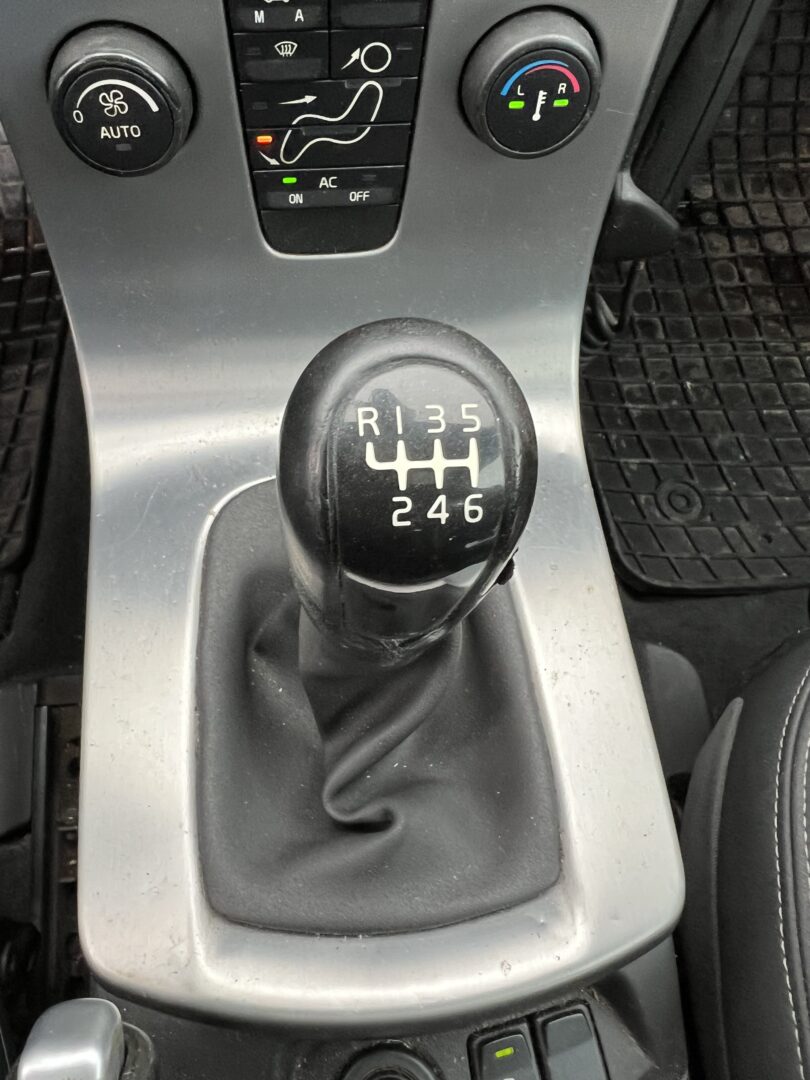 Volvo V50 2005-12 m. 2.0 Dyzelis. 100 kw. TA 2026-01 m. Mechanine 6. Klaipeda