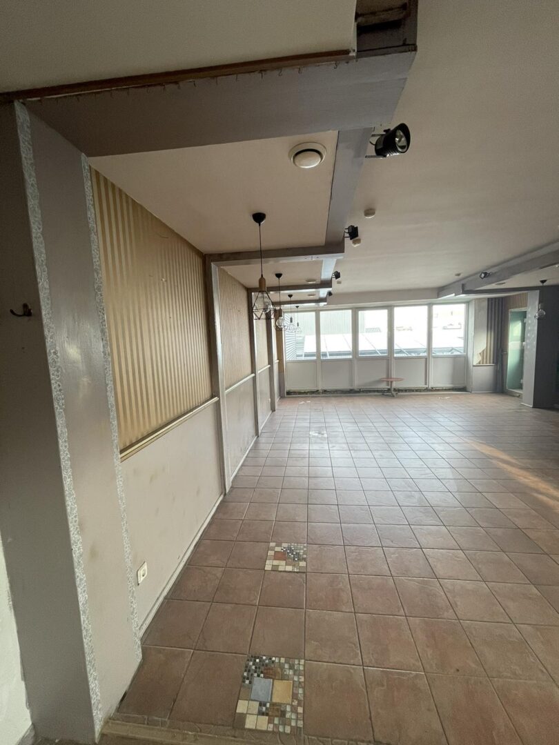 KLAIPĖDOJE PAČIAME ,,VINGIO‘‘ PREKYBOS CENTRE VINGIO.G PARDUODAMOS PATALPOS