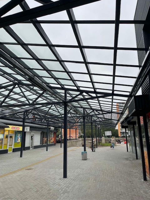 KLAIPĖDOJE PAČIAME ,,VINGIO‘‘ PREKYBOS CENTRE VINGIO.G PARDUODAMOS PATALPOS