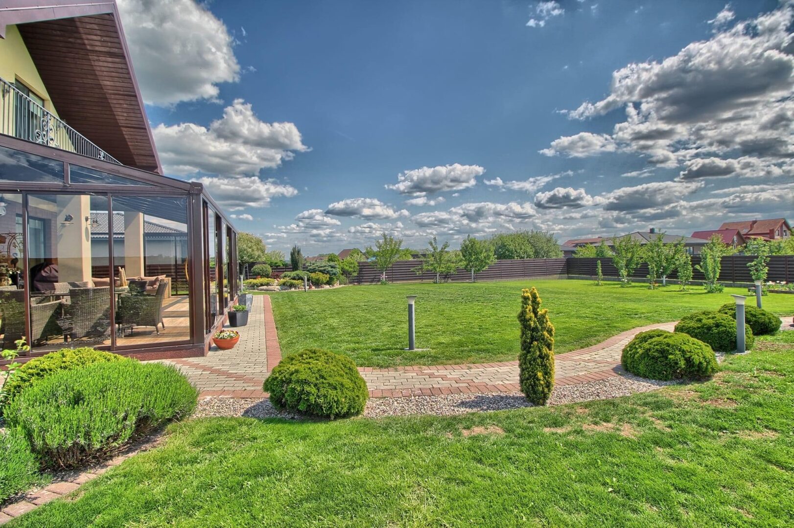 Klaipėdos priemiestyje, 5 kambarių gyvenamasis namas, su įstiklinta lodžija