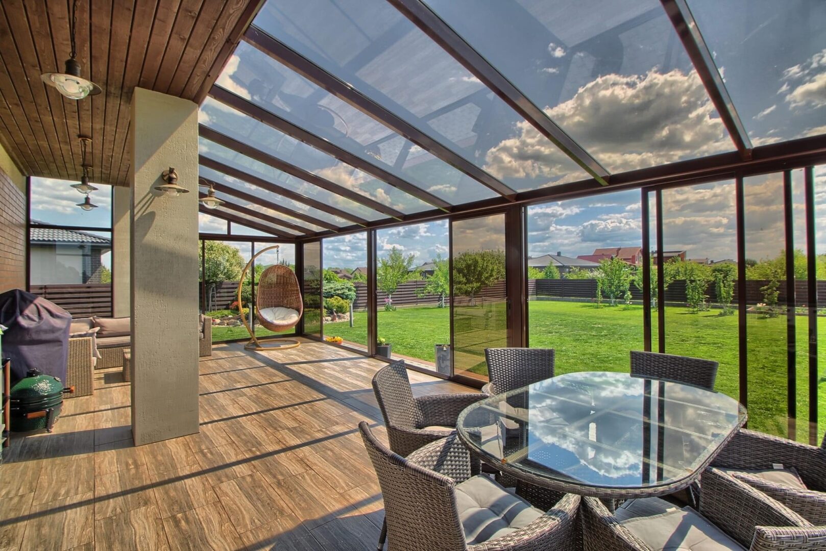 Klaipėdos priemiestyje, 5 kambarių gyvenamasis namas, su įstiklinta lodžija