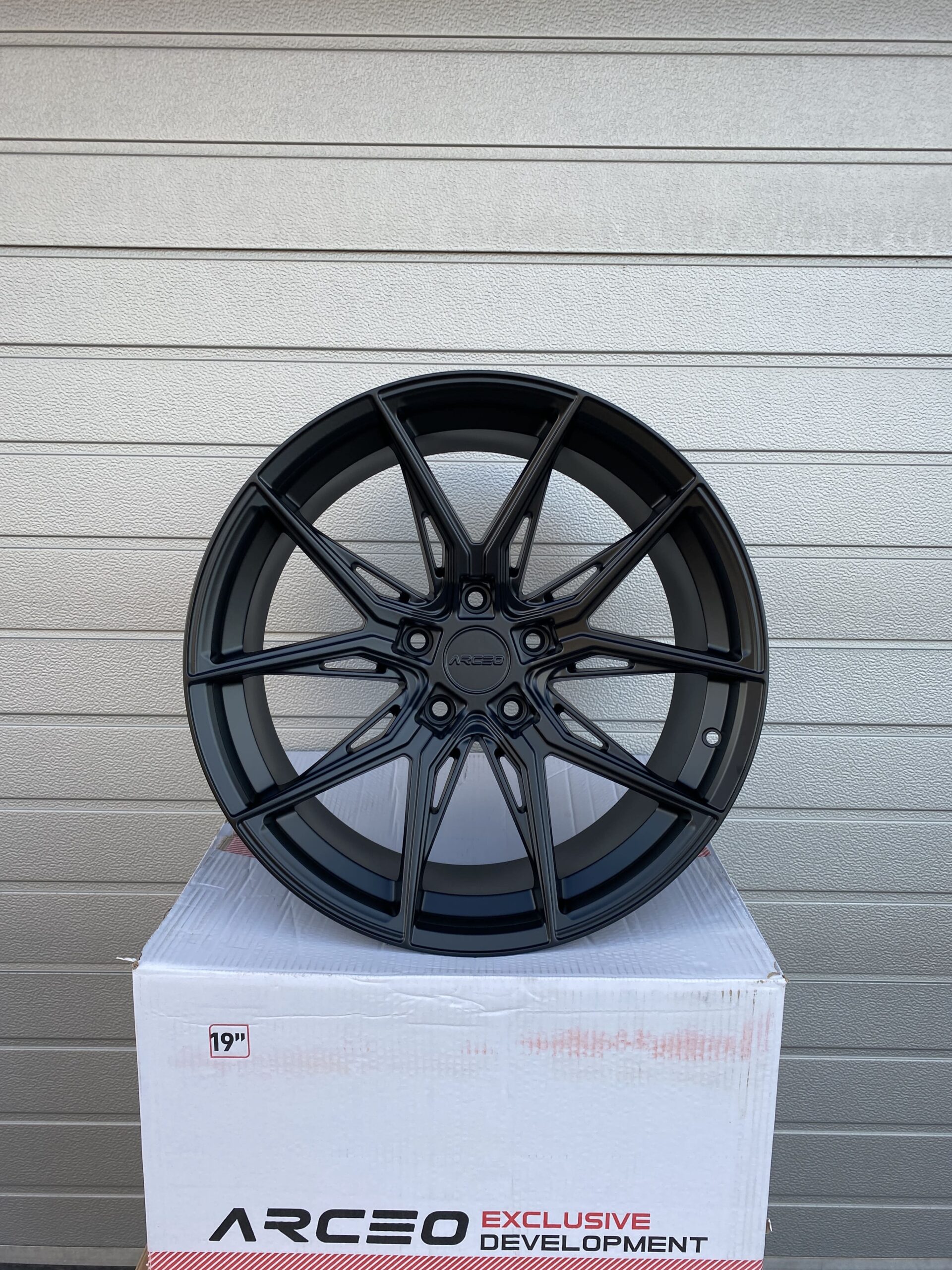 Arceo Marseille [Matt Black], lengvojo lydinio, R19