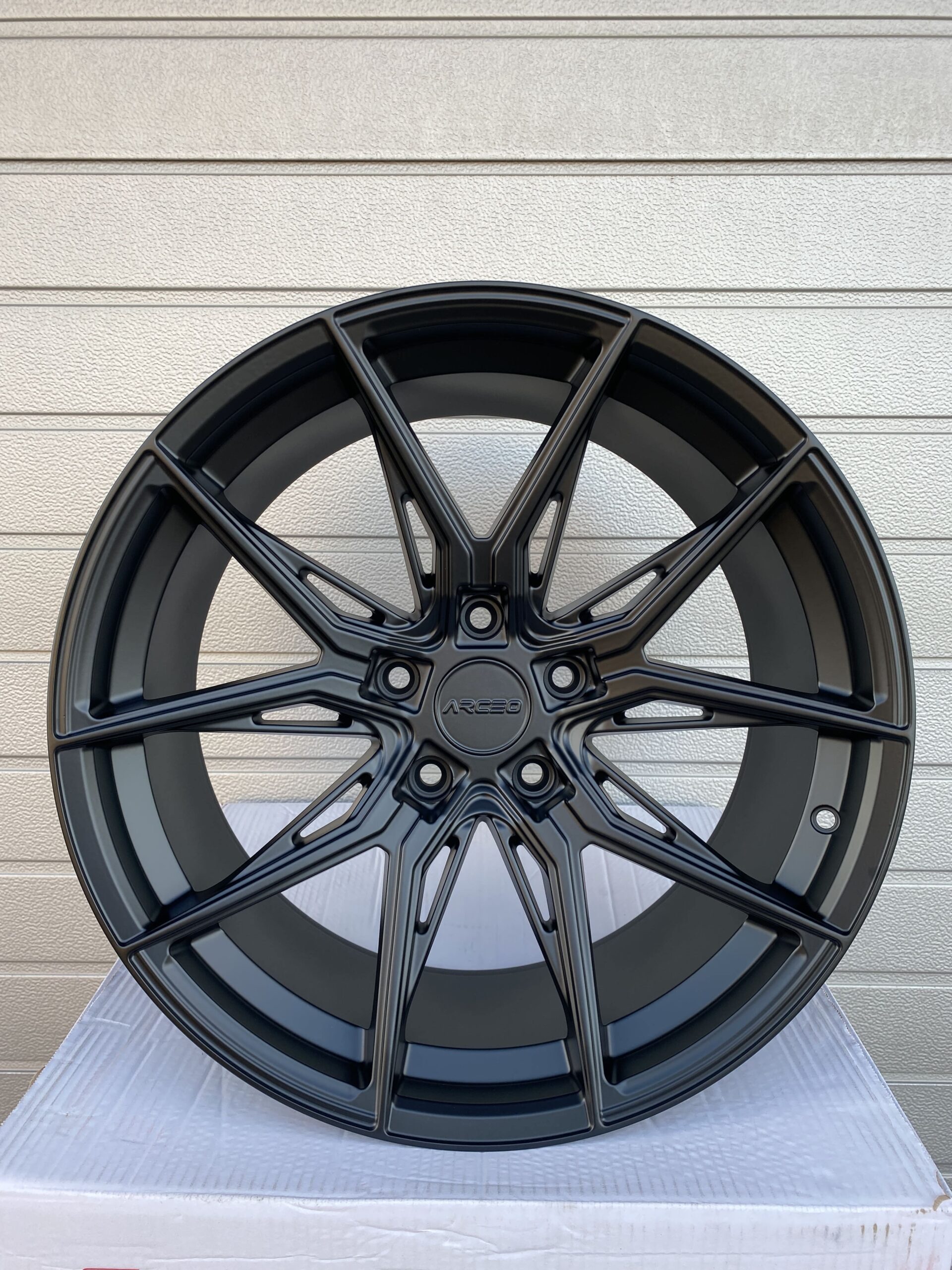 Arceo Marseille [Matt Black], lengvojo lydinio, R19