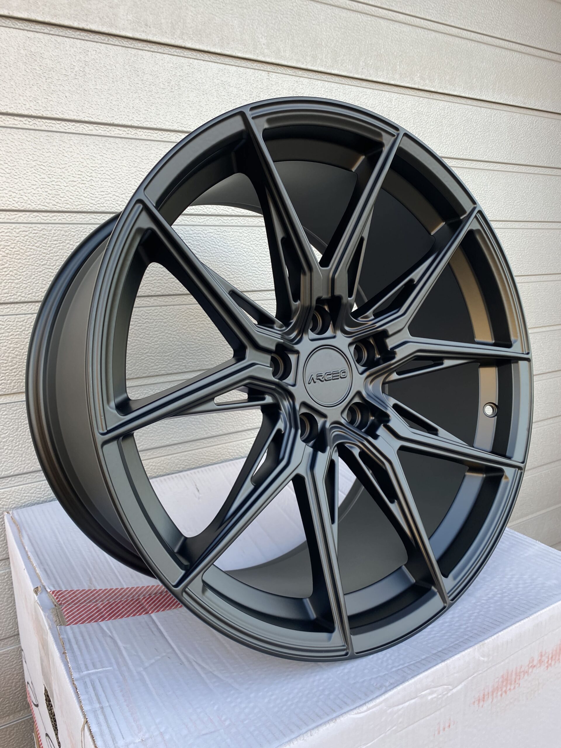 Arceo Marseille [Matt Black], lengvojo lydinio, R19