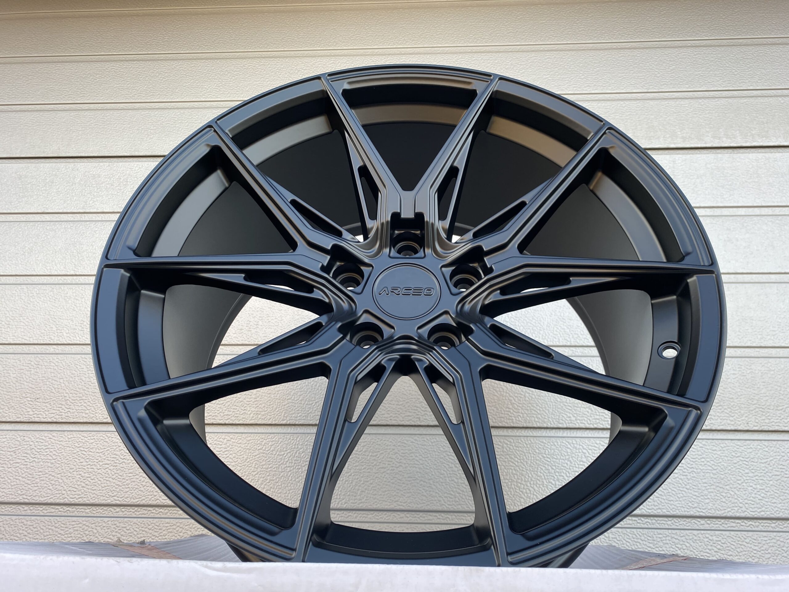 Arceo Marseille [Matt Black], lengvojo lydinio, R19