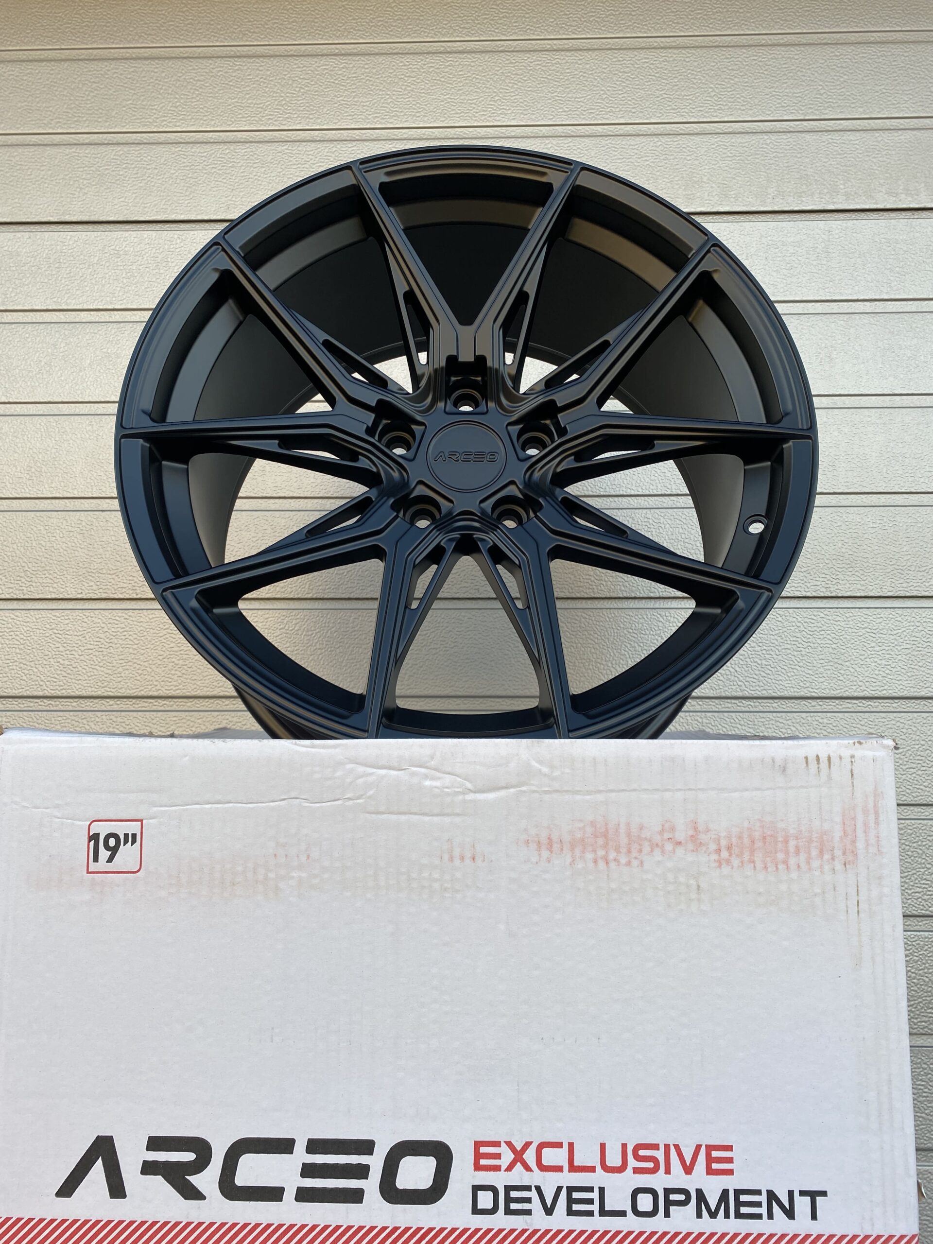 Arceo Marseille [Matt Black], lengvojo lydinio, R19