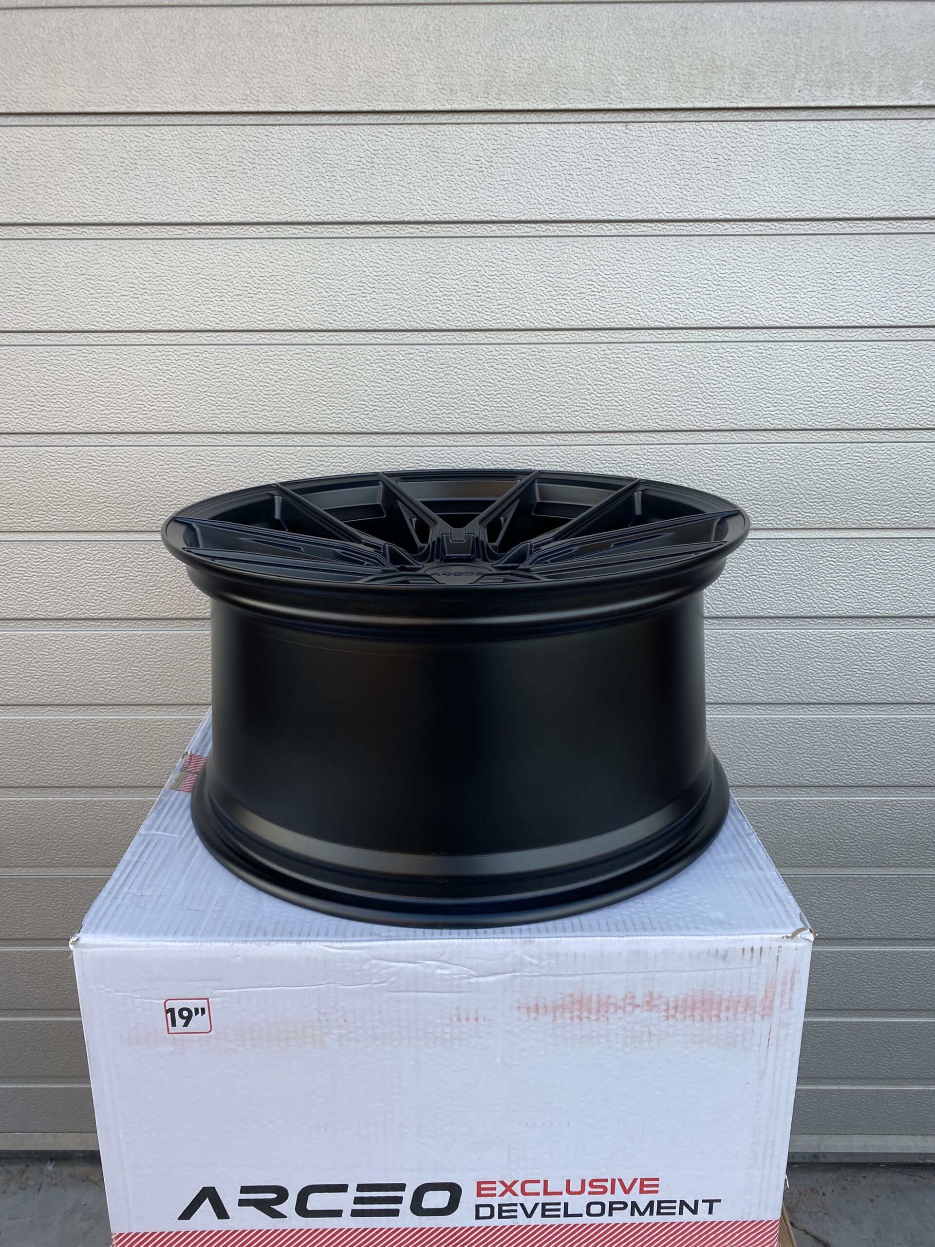 Arceo Marseille [Matt Black], lengvojo lydinio, R19