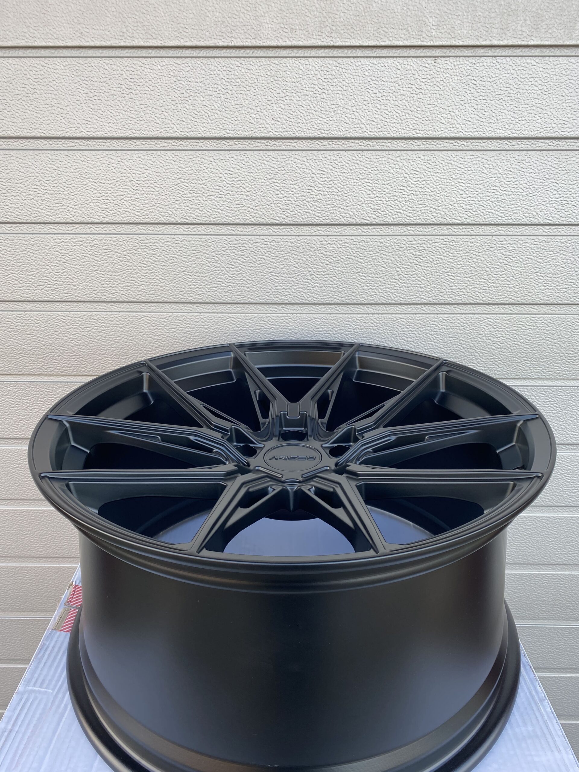 Arceo Marseille [Matt Black], lengvojo lydinio, R19