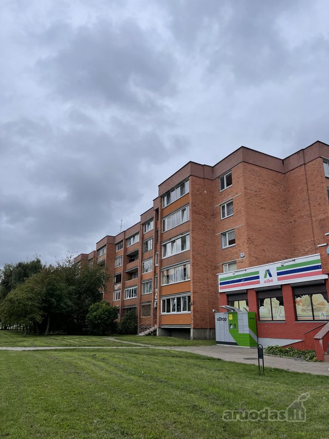 TAIKOS PR. 104, PARDUODAMAS 2 KAMBARIŲ BUTAS