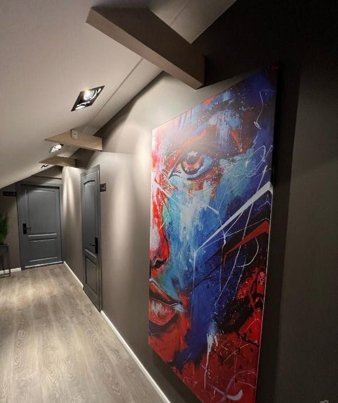 KLAIPĖDOJE BIJŪNŲ G., PARDUODAMAS PRABANGIAI ĮRENGTAS PASTATAS SU VEIKIANČIU VERSLU -TEIKIANČIU APGYVENDINIMO PASLAUGAS