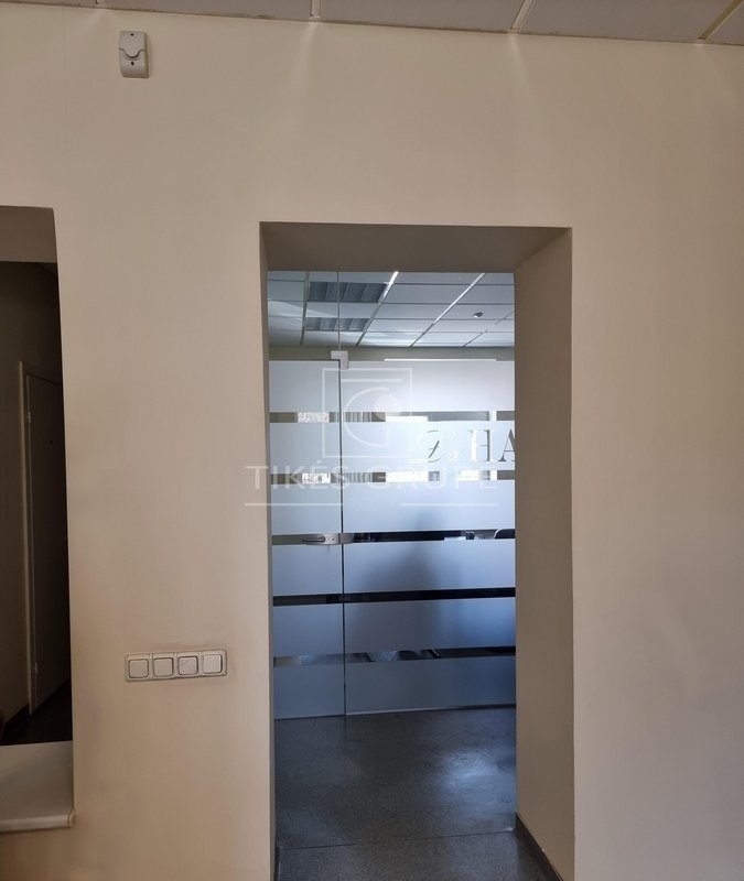 Pačiame Klaipėdos centre, parduodamos administracinės paskirties patalpos.