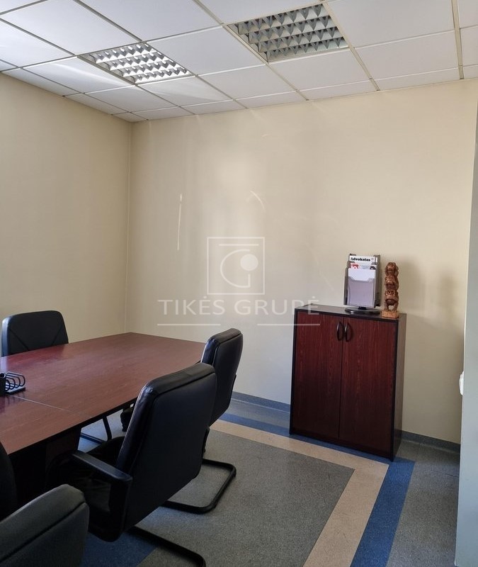 Pačiame Klaipėdos centre, parduodamos administracinės paskirties patalpos.