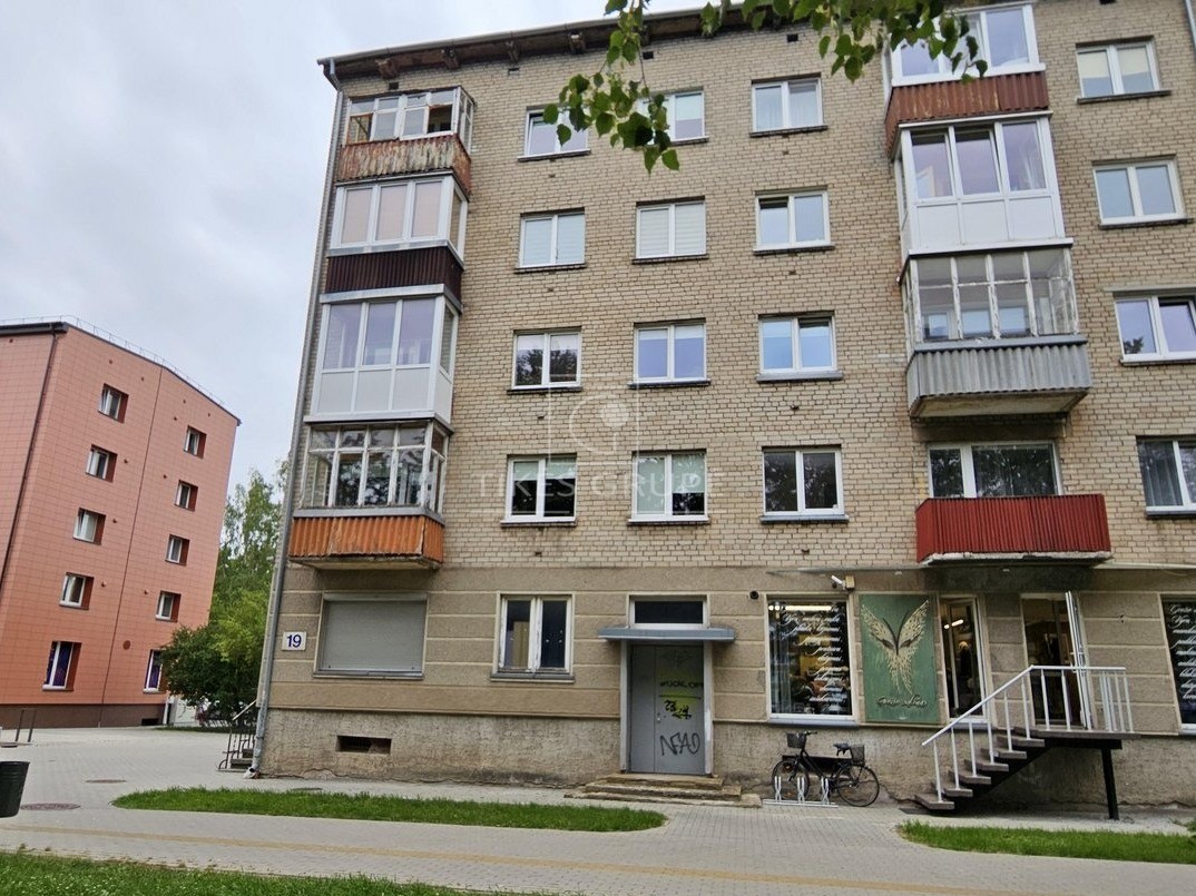 Klaipėdos m. parduodamos komercinės patalpos.