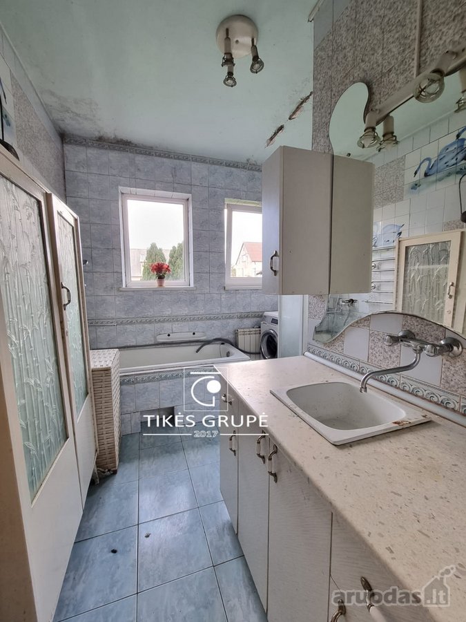 Klaipėdoje, Alytaus g., parduodama namo dalis, 1 namo aukštas 80 kv.m.,