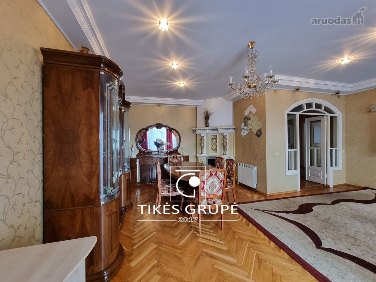 Klaipėdoje, Alytaus g., parduodama namo dalis, 1 namo aukštas 80 kv.m.,