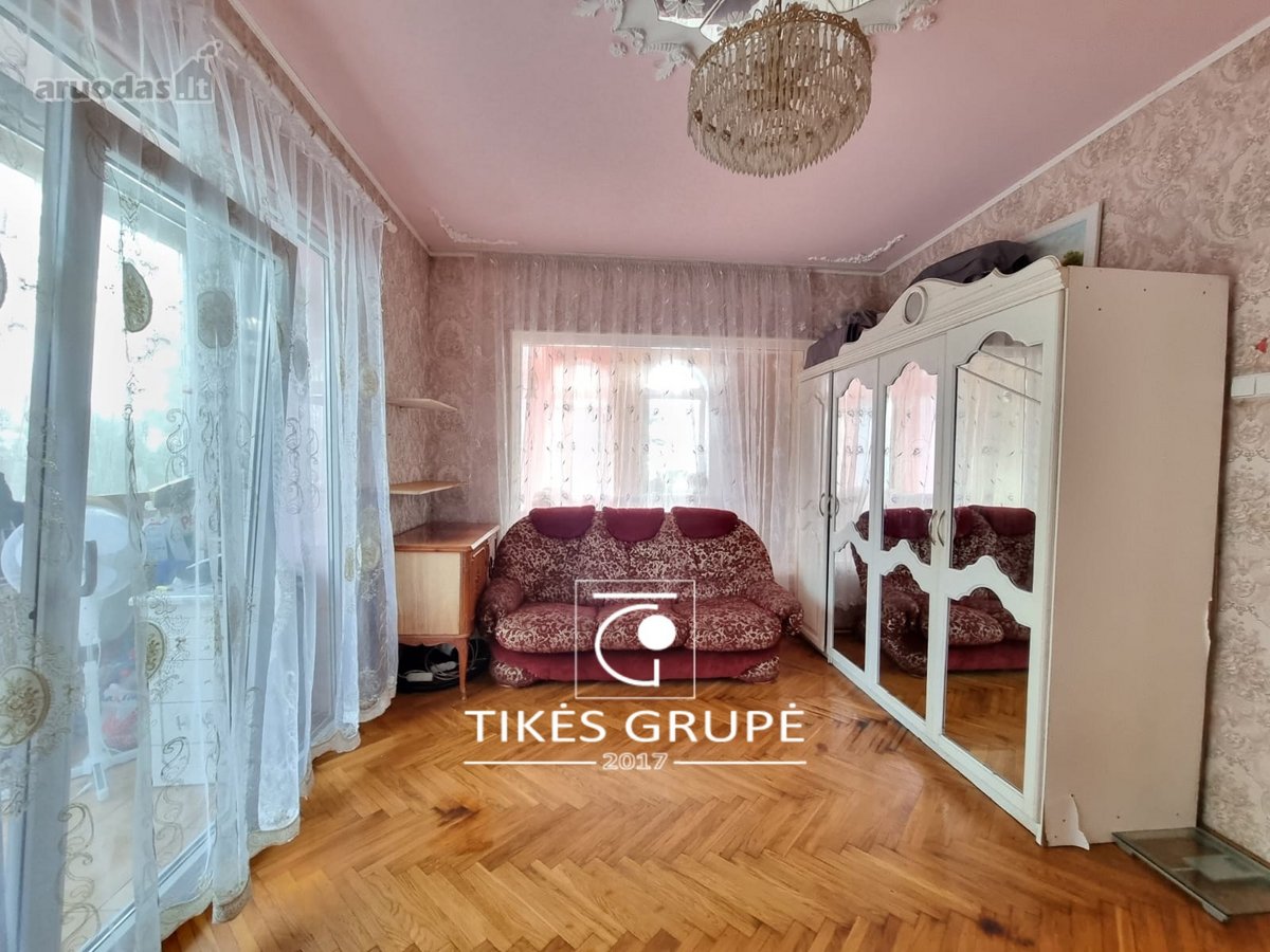 Klaipėdoje, Alytaus g., parduodama namo dalis, 1 namo aukštas 80 kv.m.,