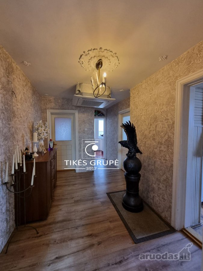 Klaipėdoje, parduodamas erdvus 140 kv.m., butas per du aukštus.