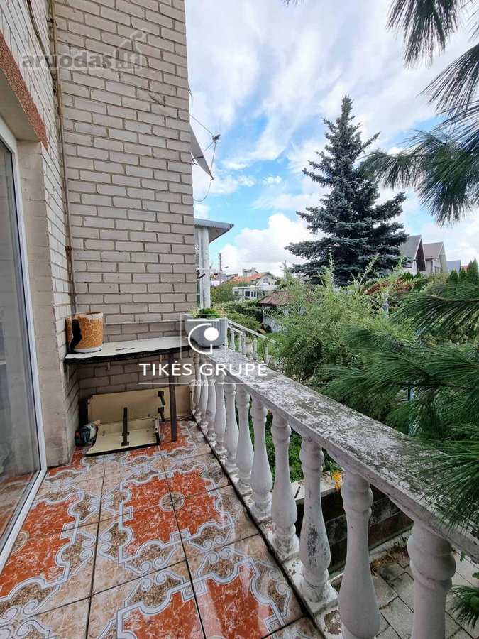 Klaipėdoje, parduodamas erdvus 140 kv.m., butas per du aukštus.