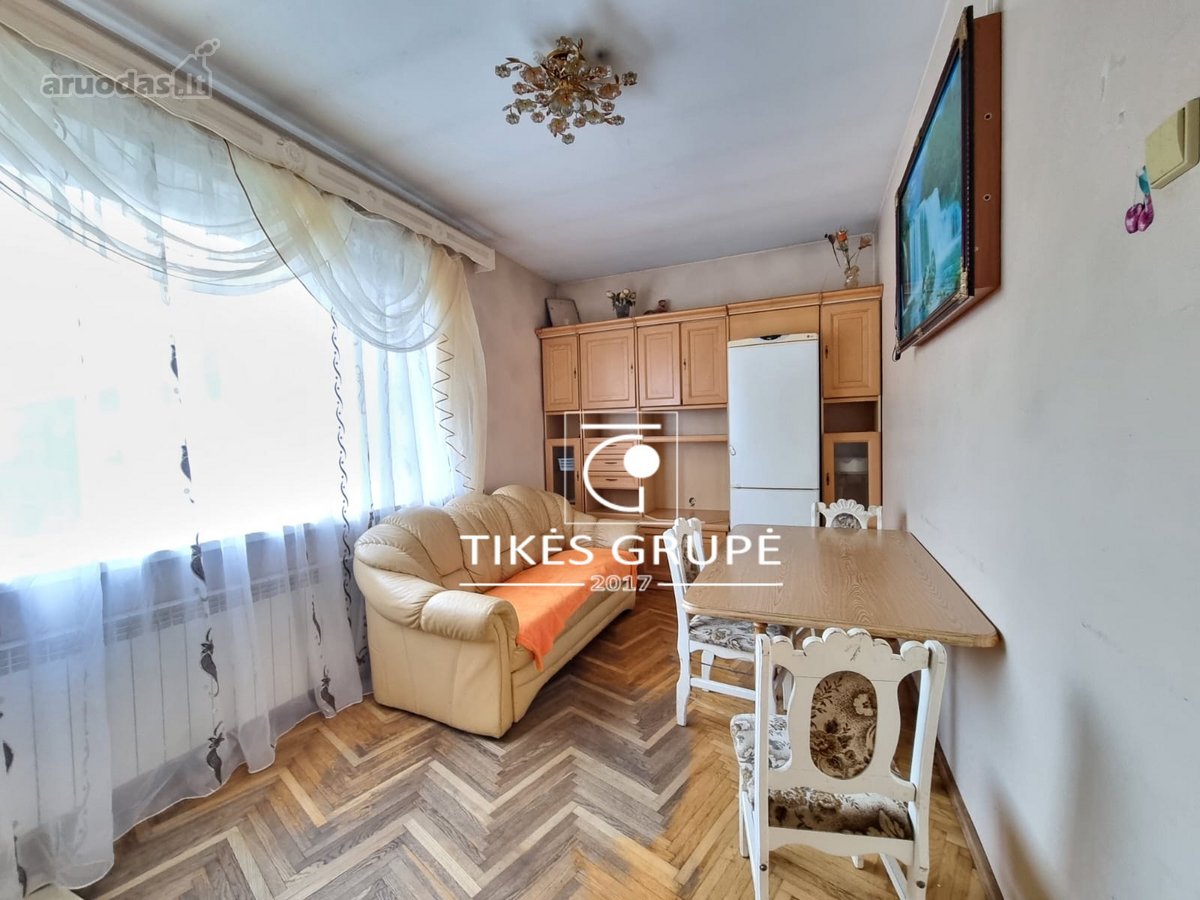 Klaipėdoje, Alytaus g., parduodama namo dalis, 1 namo aukštas 80 kv.m.,