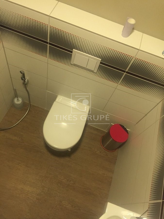 KLAIPĖDOS CENTRE TILŽĖS G. PARDUODAMOS ĮRENGTOS PATALPOS