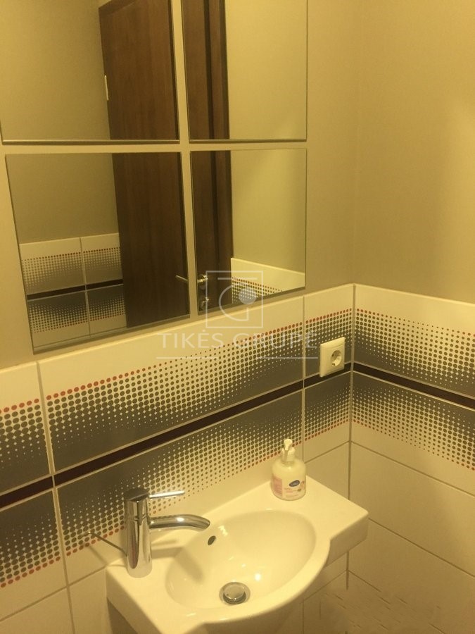 KLAIPĖDOS CENTRE TILŽĖS G. PARDUODAMOS ĮRENGTOS PATALPOS