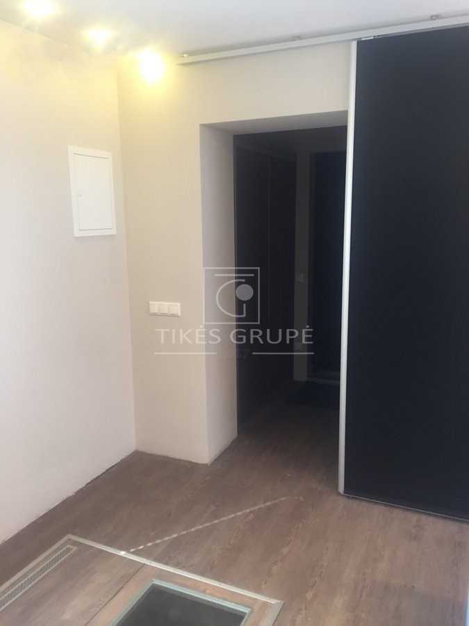 KLAIPĖDOS CENTRE TILŽĖS G. PARDUODAMOS ĮRENGTOS PATALPOS