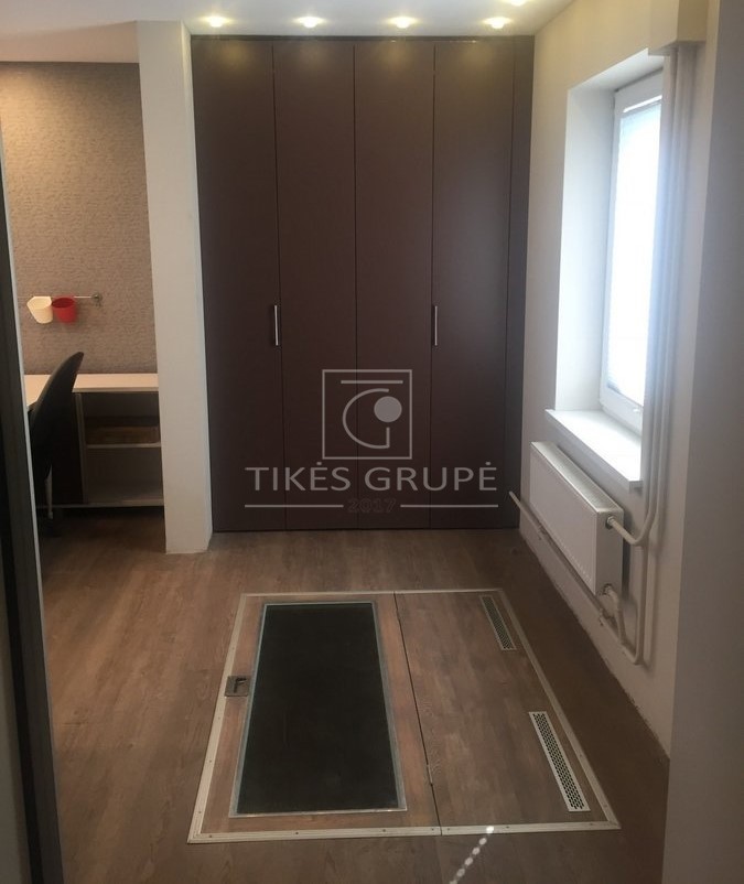 KLAIPĖDOS CENTRE TILŽĖS G. PARDUODAMOS ĮRENGTOS PATALPOS