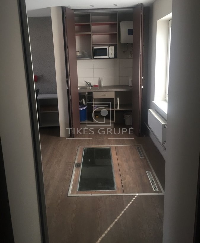 KLAIPĖDOS CENTRE TILŽĖS G. PARDUODAMOS ĮRENGTOS PATALPOS