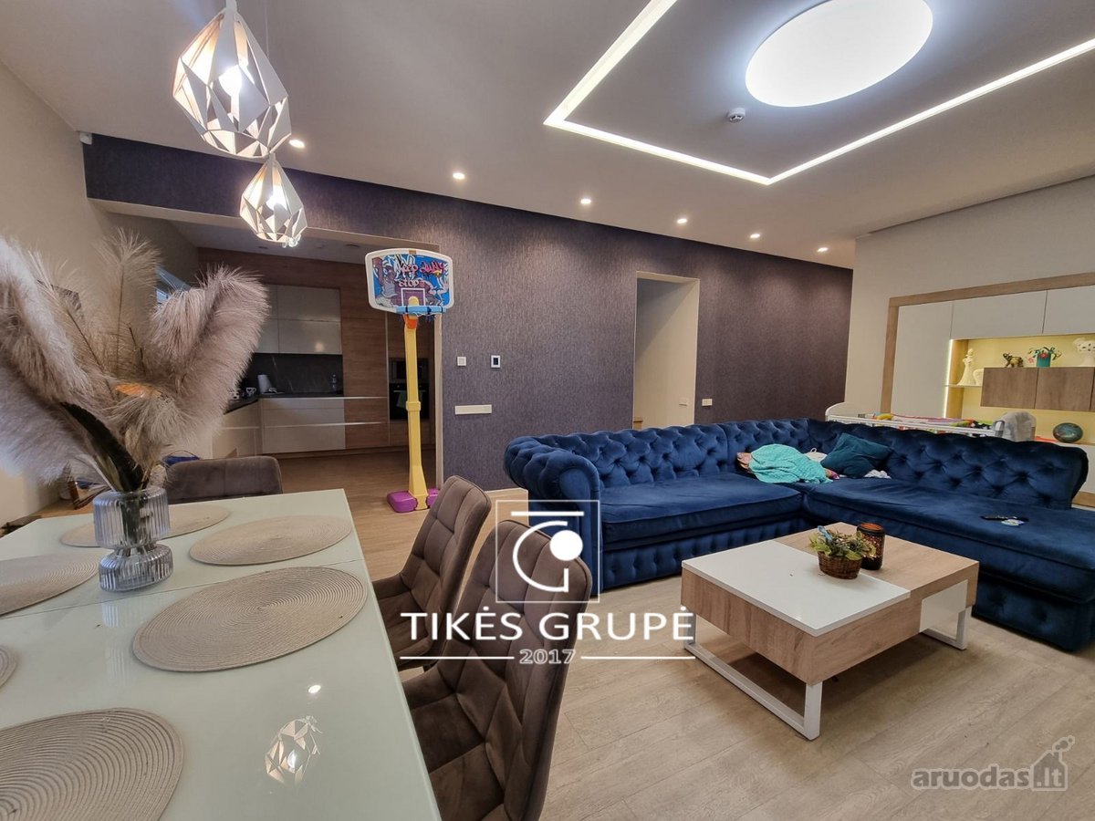 Klaipėdoje, Rimkuose., parduodamas įrengtas, erdvus 202 kv.m., gyvenamas namas. Sklypas 10.71 aro.