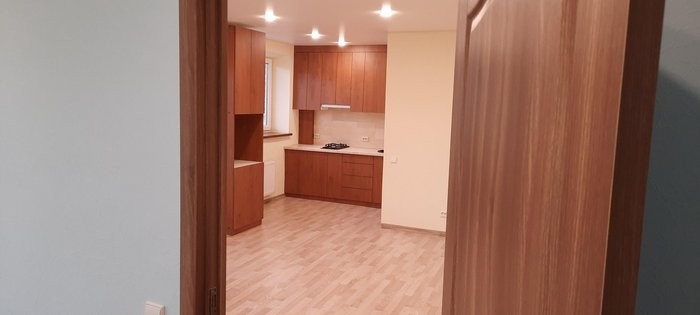 Renovuotame name 2 kambarių butas Švyturio gatvėje.