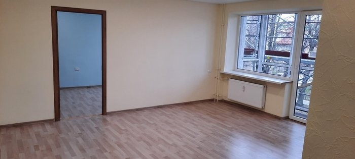 Renovuotame name 2 kambarių butas Švyturio gatvėje.