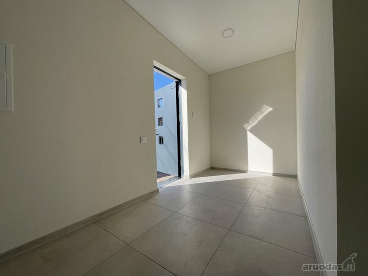 Klaipėdos raj. Dercekliuose, parduodamas naujai statomas 76 kv.m. gyvenamas namas su 6 arų žemės sklypu.