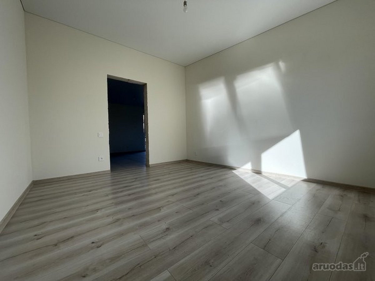 Klaipėdos raj. Dercekliuose, parduodamas naujai statomas 76 kv.m. gyvenamas namas su 6 arų žemės sklypu.