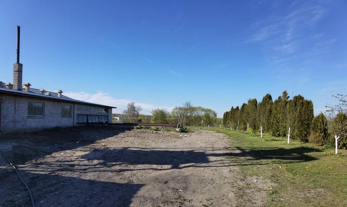 Klaipėdos r. sav., Kalnuvėnų k., parduodamos komercinės patalpos