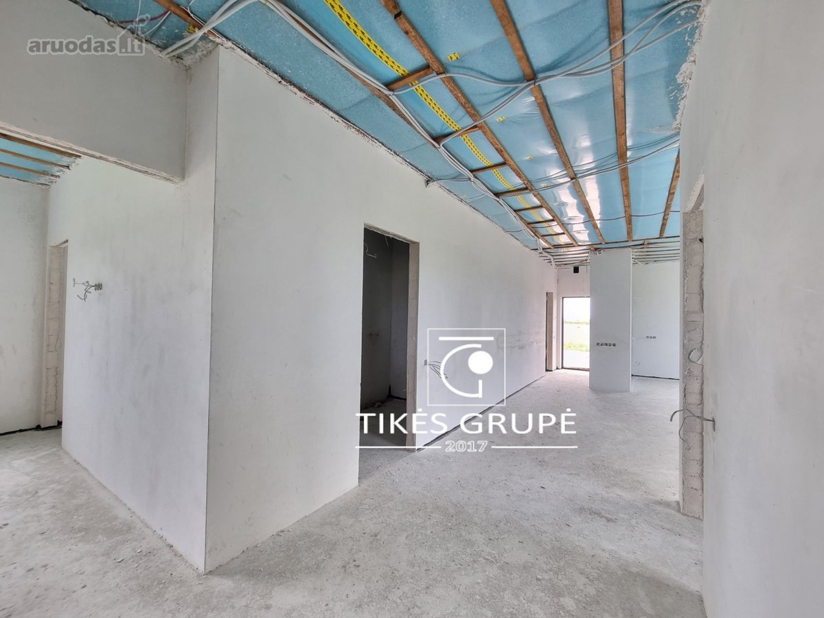 Klaipėdos raj., Trušeliuose parduodamas vieno aukšto su garažu 140 kv.m. A ++ energetinio naudingumo klasės mūrinis namas, sklypas 10 arų.