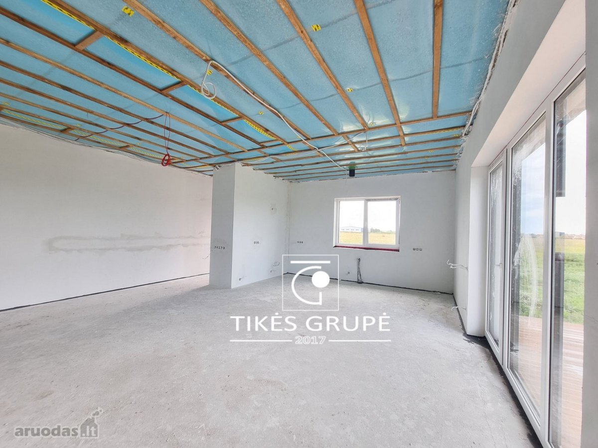 Klaipėdos raj., Trušeliuose parduodamas vieno aukšto su garažu 140 kv.m. A ++ energetinio naudingumo klasės mūrinis namas, sklypas 10 arų.